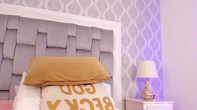 Sara  Williams online show from March 21, 4:06 am