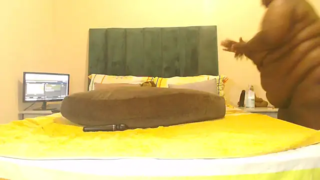 Snapshot of sexybigasss chatting on February 20, 9:21 am sexybigasss online show from February 20, 9:21 am