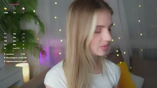 Fluffy-Angel online show from December 6, 2:06 pm