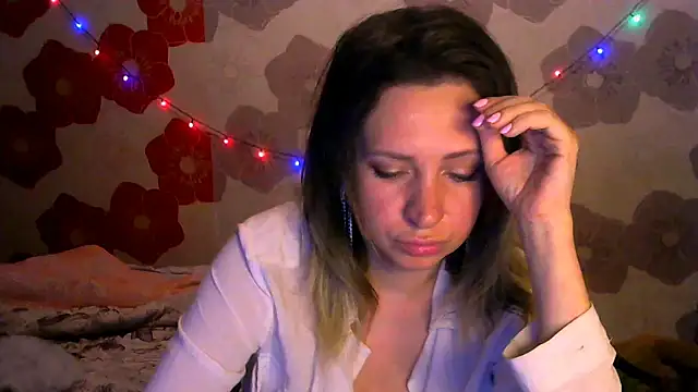 Snapshot of Queen_Daenerys chatting on October 8, 7:33 pm Queen Daenerys online show from October 8, 7:33 pm