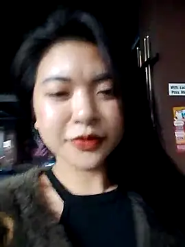 Snapshot of SexualStruggle chatting on December 9, 9:49 am SexualStruggle online show from December 9, 9:49 am