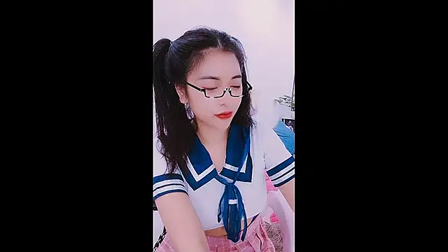 Snapshot of SexualStruggle chatting on December 11, 5:32 am SexualStruggle online show from December 11, 5:32 am