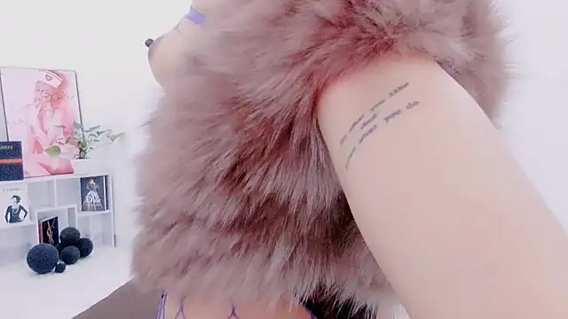 Snapshot of SexualStruggle chatting on December 11, 1:49 pm SexualStruggle online show from December 11, 1:49 pm