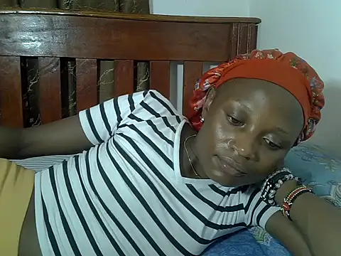 Snapshot of SpicyPetite chatting on May 21, 12:12 pm SpicyPetite online show from May 21, 12:12 pm