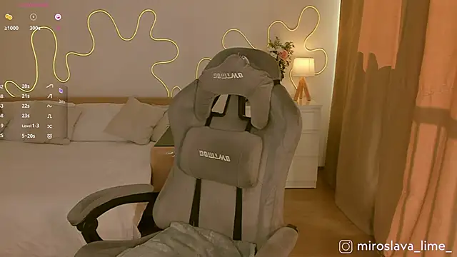 MiroslavaLime online show from March 22, 6:00 am