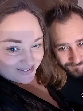 Curvyloveandhim online show from December 5, 9:17 am