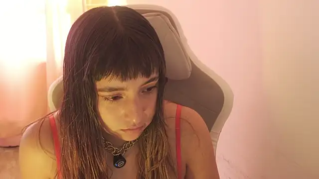 emitaa17228o online show from December 19, 7:10 pm