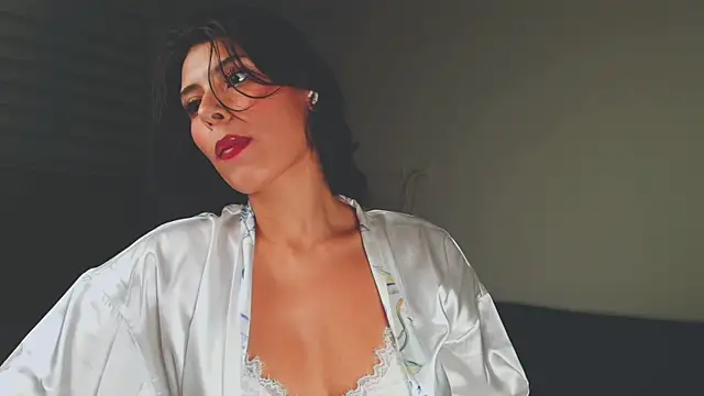 Snapshot of oxiris_1 chatting on July 12, 2:46 am oxiris 1 online show from July 12, 2:46 am