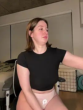 nerdynina online show from March 9, 12:10 am