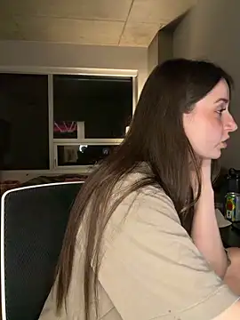 Snapshot of nerdynina chatting on June 16, 1:52 am nerdynina online show from June 16, 1:52 am