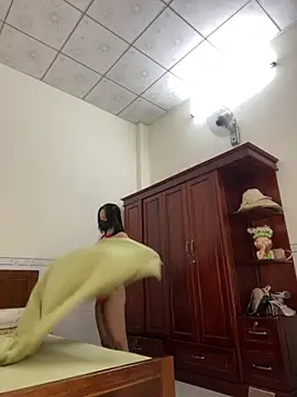    Erin    online show from April 16, 2:12 am