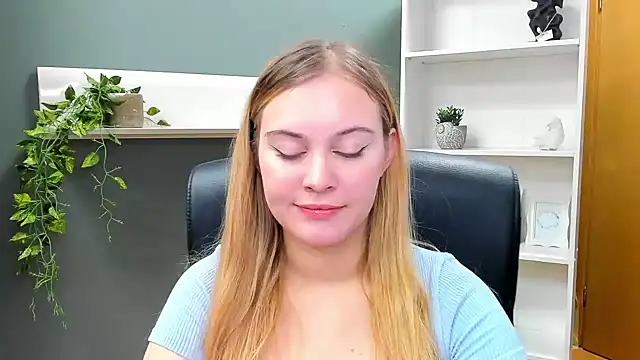 kitty valeria online show from January 18, 9:02 am