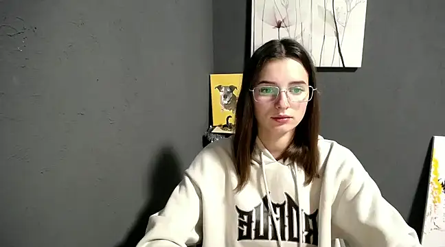 Snapshot of lady_olivia_ chatting on December 10, 1:33 pm lady olivia  online show from December 10, 1:33 pm