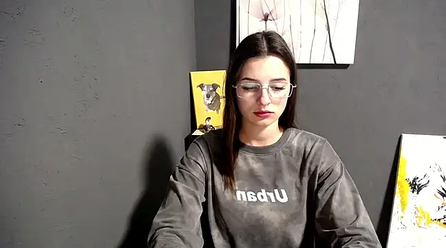 Snapshot of lady_olivia_ chatting on February 17, 1:32 pm lady olivia  online show from February 17, 1:32 pm