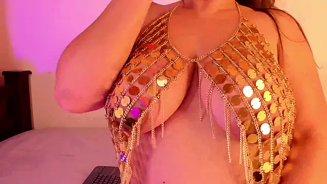 Snapshot of Alisson_zambrano chatting on February 23, 7:22 pm Alisson zambrano online show from February 23, 7:22 pm