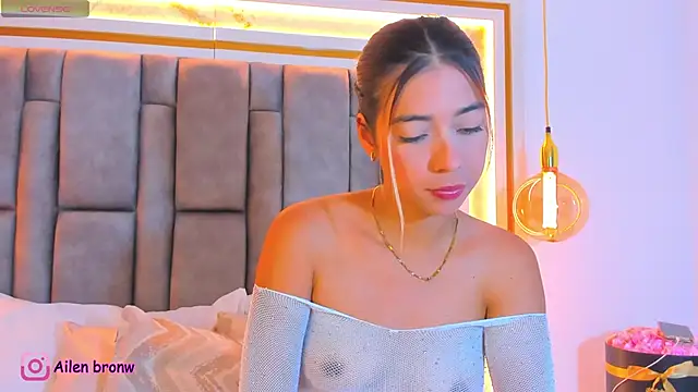 elianabrown online show from October 28, 9:50 pm