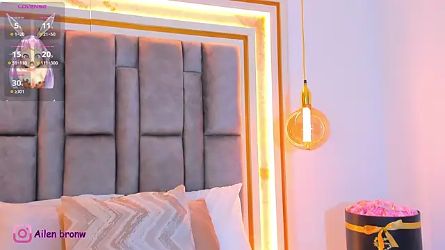 elianabrown online show from November 15, 10:48 pm