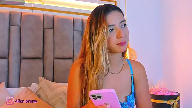 elianabrown online show from November 25, 10:54 pm