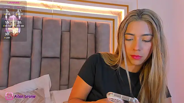 elianabrown online show from February 28, 12:44 am