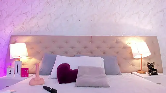 SofieReyes online show from May 22, 1:50 pm