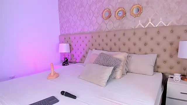 Snapshot of SofieReyes chatting on June 17, 1:45 pm SofieReyes online show from June 17, 1:45 pm