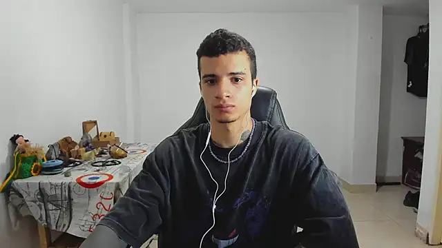 Snapshot of Balo_lovers chatting on January 17, 2:18 pm Balo lovers online show from January 17, 2:18 pm