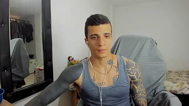 Snapshot of Balo_lovers chatting on February 9, 8:34 pm Balo lovers online show from February 9, 8:34 pm