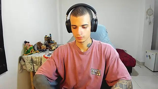 Snapshot of Balo_lovers chatting on March 17, 8:09 pm Balo lovers online show from March 17, 8:09 pm