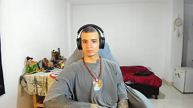 Snapshot of Balo_lovers chatting on March 18, 7:42 pm Balo lovers online show from March 18, 7:42 pm