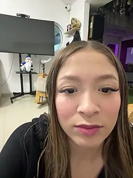 Snapshot of Victoria_Adams14 chatting on December 19, 3:02 am Victoria Adams14 online show from December 19, 3:02 am