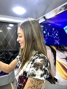 Snapshot of Victoria_Adams14 chatting on January 8, 2:58 am Victoria Adams14 online show from January 8, 2:58 am