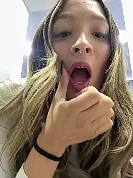 Snapshot of Victoria_Adams14 chatting on January 11, 3:00 am Victoria Adams14 online show from January 11, 3:00 am