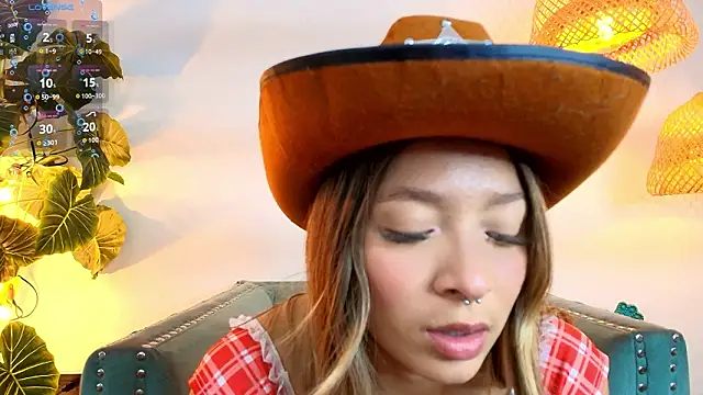 Snapshot of Victoria_Adams14 chatting on February 16, 3:35 am Victoria Adams14 online show from February 16, 3:35 am