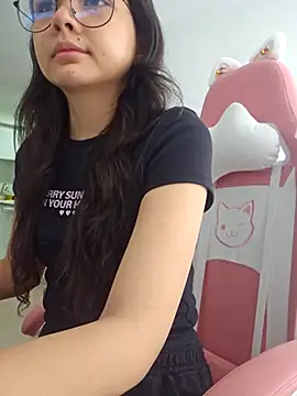 azumiichan online show from October 3, 4:04 pm