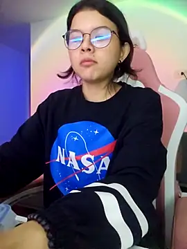 azumiichan online show from October 16, 12:00 am