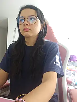 azumiichan online show from March 7, 1:30 pm