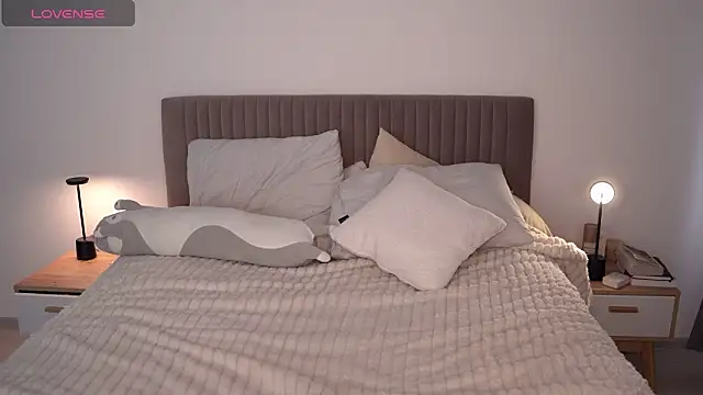 arielbell  online show from January 27, 8:18 am