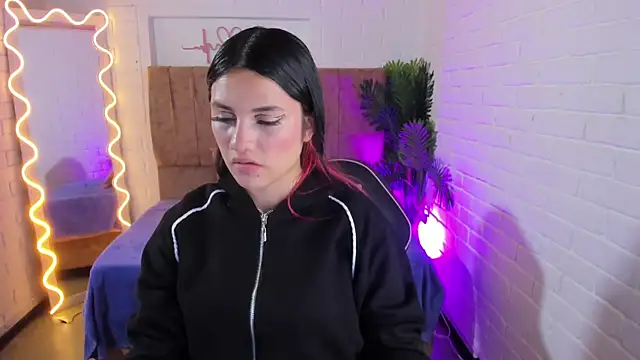 Chiara tay online show from October 16, 7:15 pm