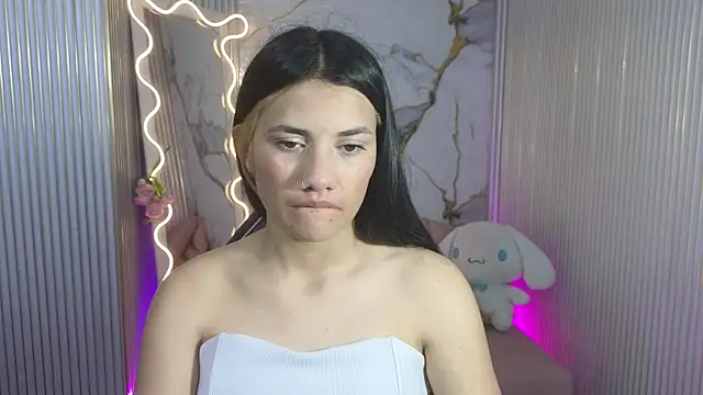 Snapshot of Chiara_tay chatting on April 18, 7:07 pm Chiara tay online show from April 18, 7:07 pm