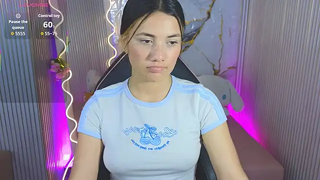 Snapshot of Chiara_tay chatting on April 22, 7:15 pm Chiara tay online show from April 22, 7:15 pm