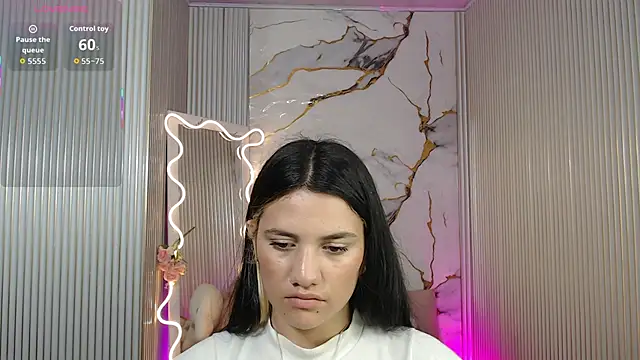 Snapshot of Chiara_tay chatting on May 12, 7:11 pm Chiara tay online show from May 12, 7:11 pm