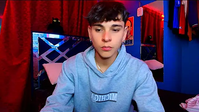 Luke Howland online show from February 18, 1:23 am