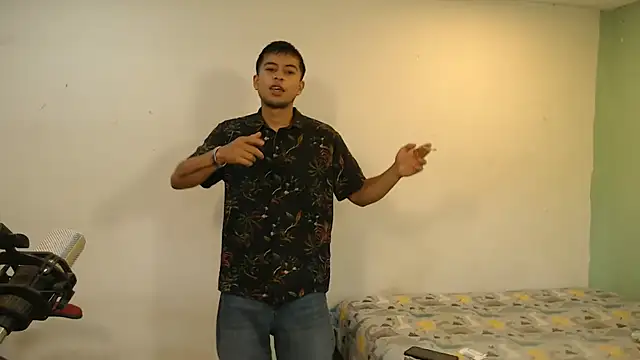 danielitopapuu online show from May 22, 1:50 pm