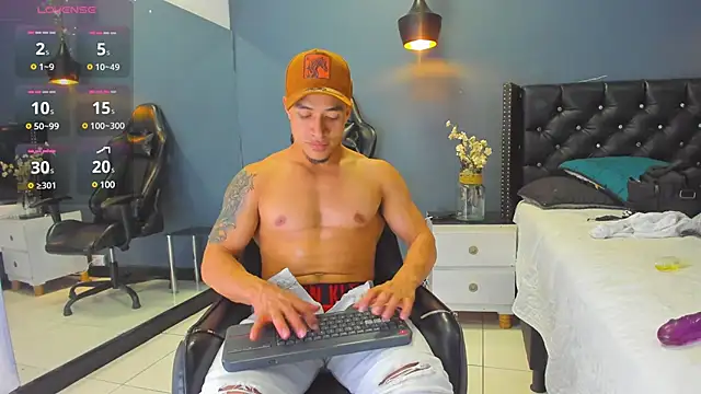 Snapshot of Bryson_Collins_ chatting on February 10, 2:16 pm Bryson Collins online show from February 10, 2:16 pm