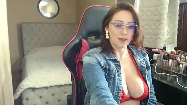 Carol Scottt online show from April 7, 11:37 pm