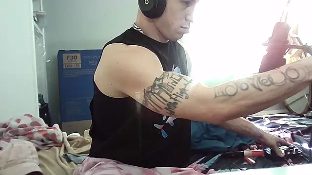 --D-a-D-D-y- online show from March 22, 10:37 pm