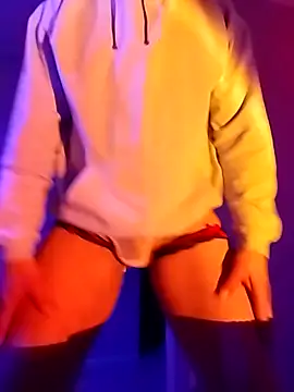 McdyllanXX online show from April 15, 8:09 pm