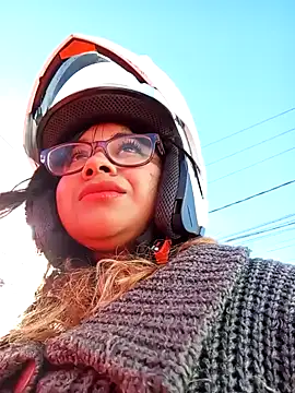 olivia stylinnson online show from December 8, 9:08 pm