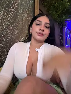 Snapshot of sarasoto_1 chatting on March 23, 2:15 am sarasoto 1 online show from March 23, 2:15 am