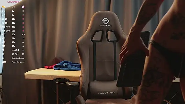 pleasure8869 online show from February 7, 9:05 am